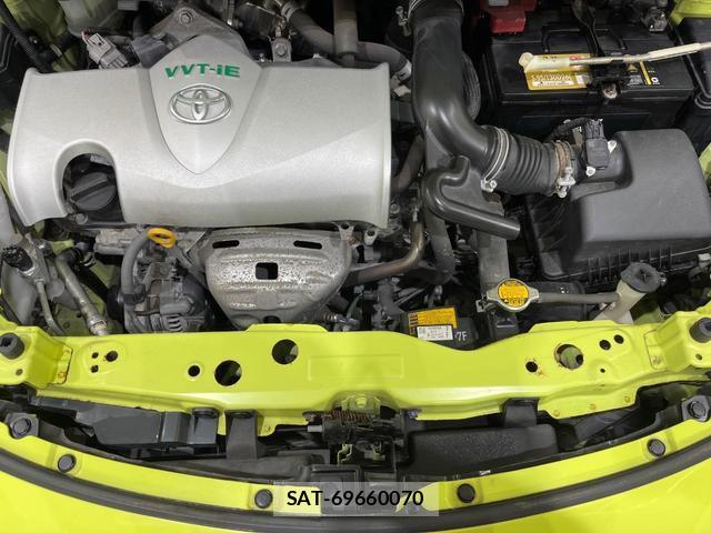 Toyota SIENTA 2015-10 8813126-18
