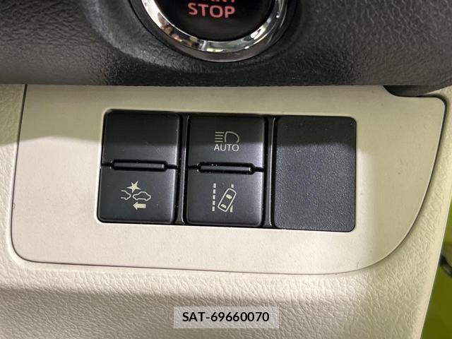 Toyota SIENTA 2015-10 8813126-4