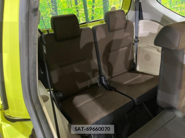 Toyota SIENTA 2015-10 8813126-9