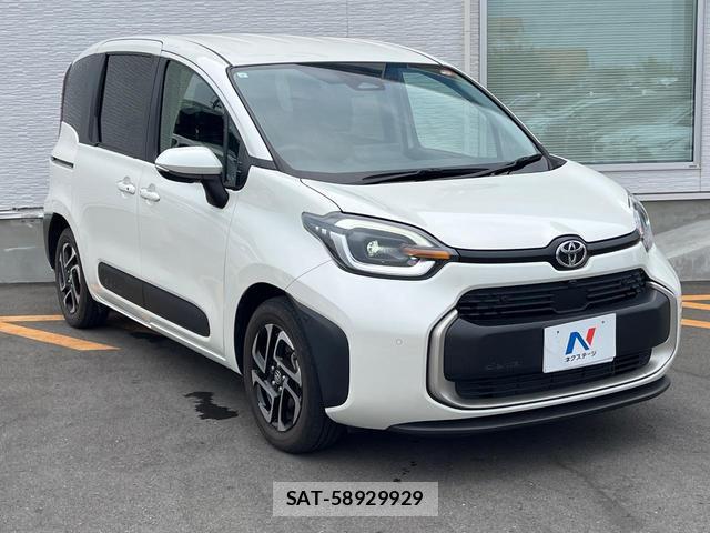 Toyota SIENTA 2023-09 8813230-15