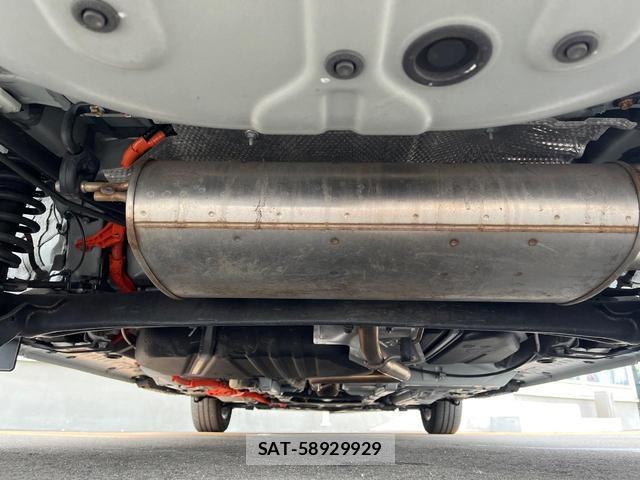 Toyota SIENTA 2023-09 8813230-18