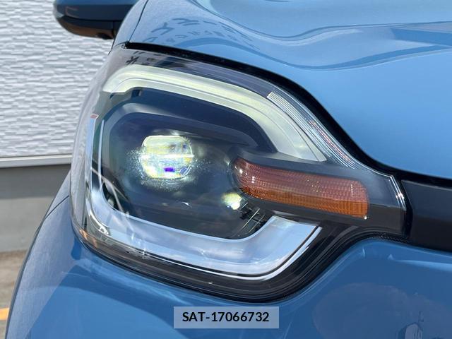 Toyota SIENTA 2025-03 8813231-8
