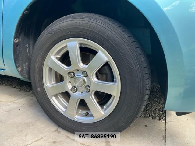 Toyota SIENTA 2009-11 8813302-12