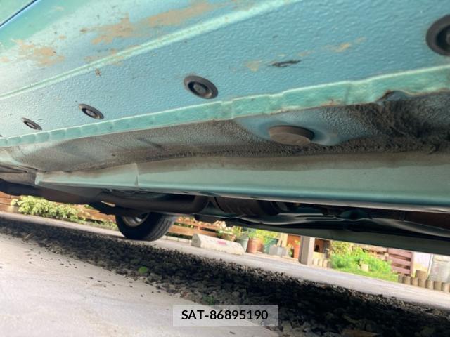 Toyota SIENTA 2009-11 8813302-13
