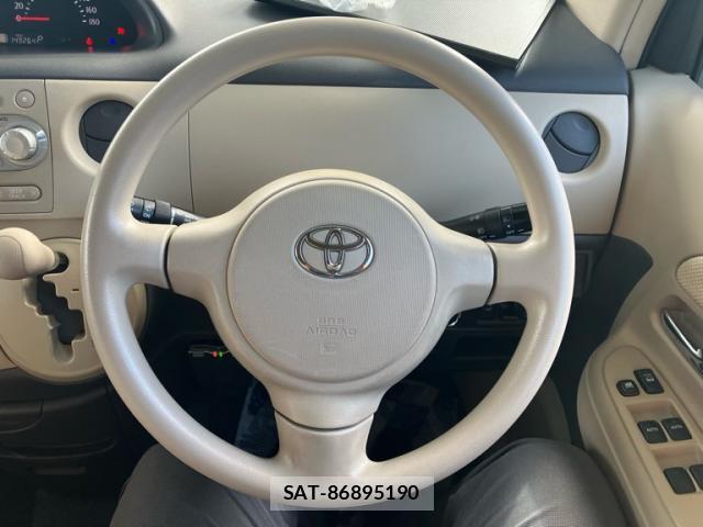 Toyota SIENTA 2009-11 8813302-16