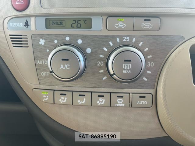 Toyota SIENTA 2009-11 8813302-19