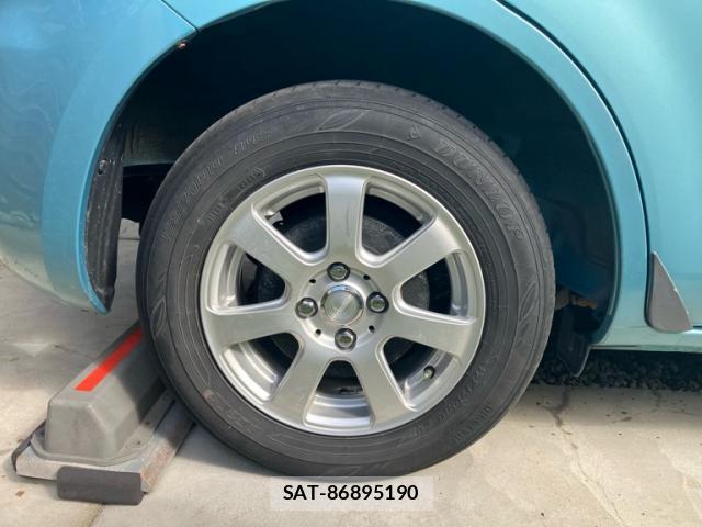 Toyota SIENTA 2009-11 8813302-3