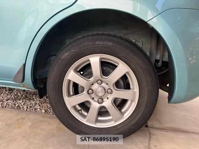 Toyota SIENTA 2009-11 8813302-4