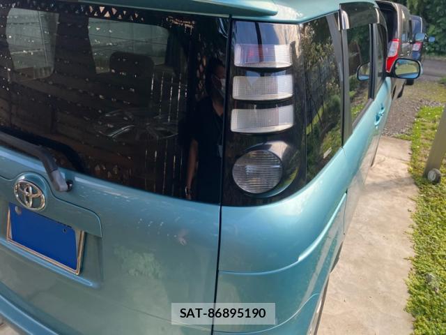Toyota SIENTA 2009-11 8813302-7