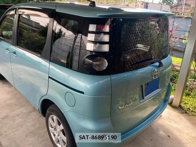 Toyota SIENTA 2009-11 8813302-8