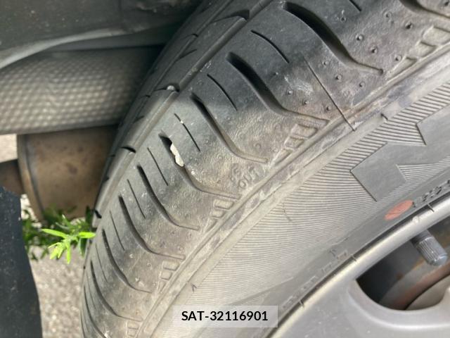 Toyota SIENTA 2015-11 8813572-10
