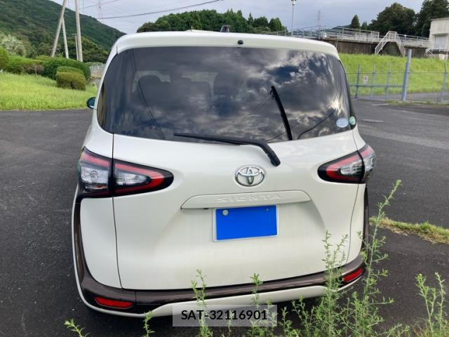 Toyota SIENTA 2015-11 8813572-12