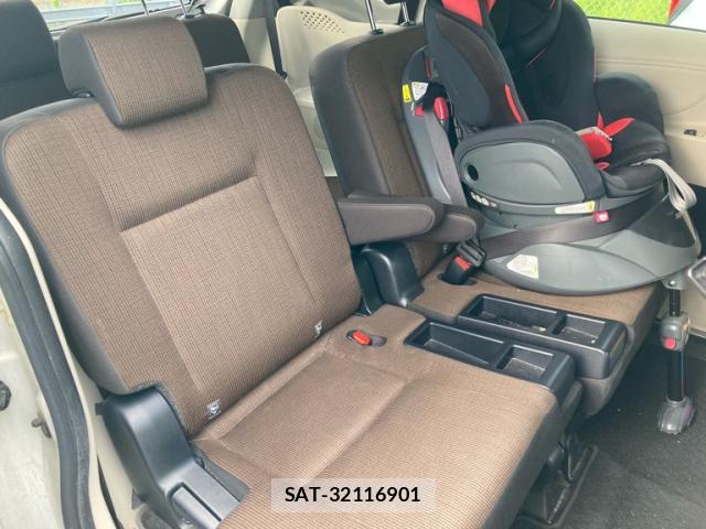 Toyota SIENTA 2015-11 8813572-17
