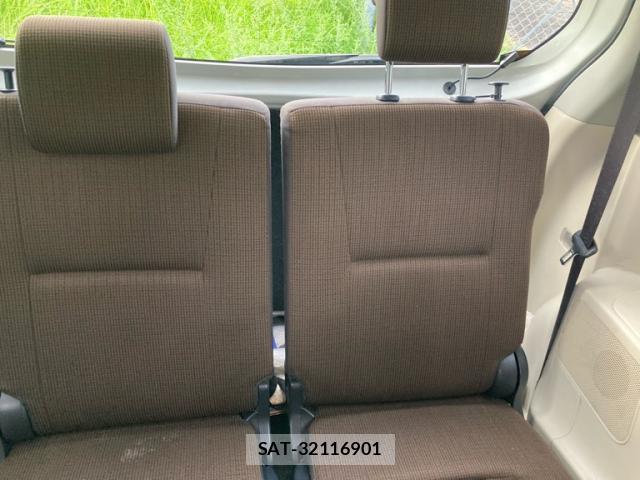 Toyota SIENTA 2015-11 8813572-18