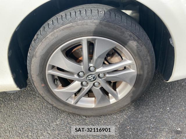 Toyota SIENTA 2015-11 8813572-6