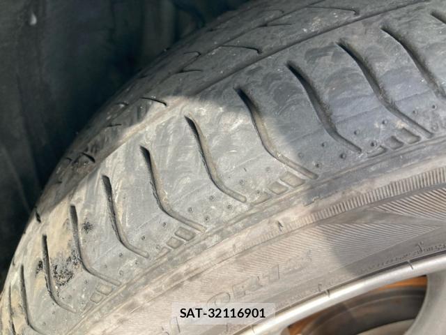 Toyota SIENTA 2015-11 8813572-7