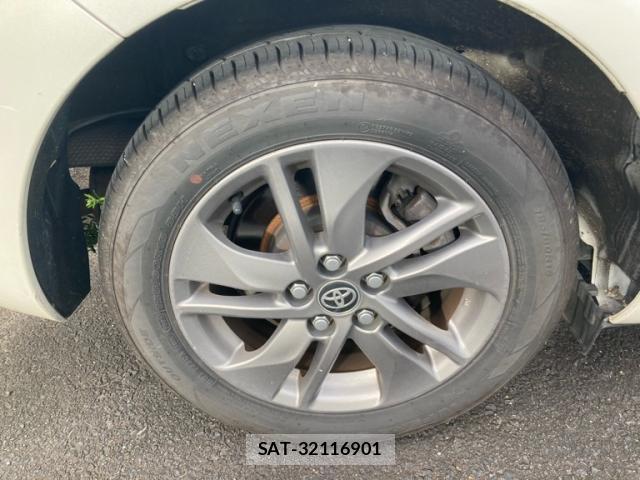 Toyota SIENTA 2015-11 8813572-9