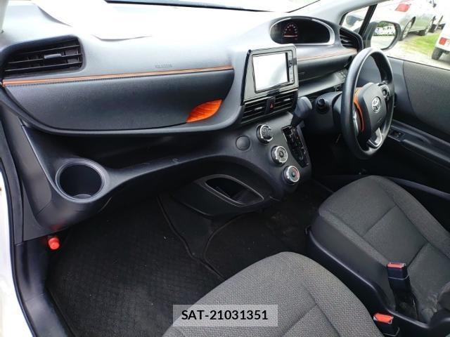 Toyota SIENTA 2021-08 8813770-15