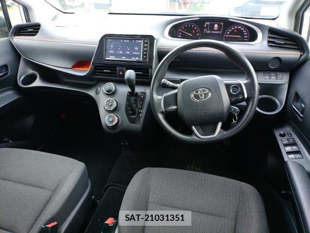 Toyota SIENTA 2021-08 8813770-2