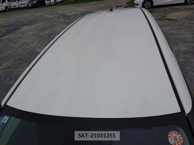Toyota SIENTA 2021-08 8813770-6