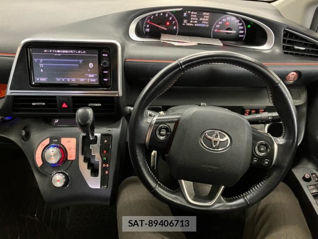 Toyota SIENTA 2015-07 8814094-15