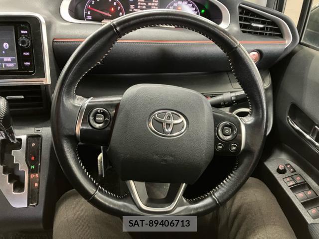 Toyota SIENTA 2015-07 8814094-16