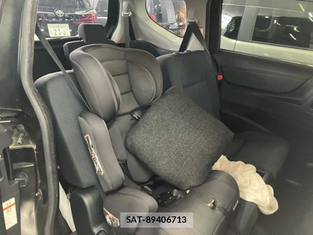 Toyota SIENTA 2015-07 8814094-9