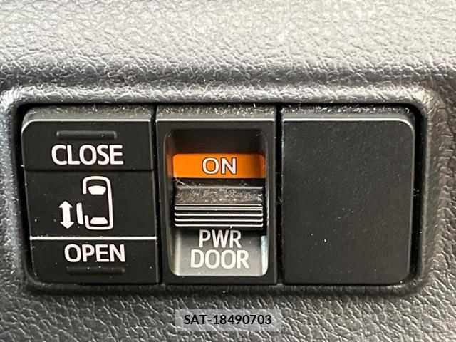 Toyota SIENTA 2021-10 8814244-2