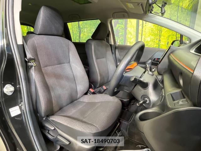 Toyota SIENTA 2021-10 8814244-7