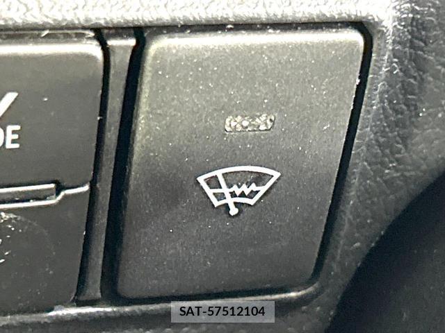 Toyota SIENTA 2021-04 8814303-4