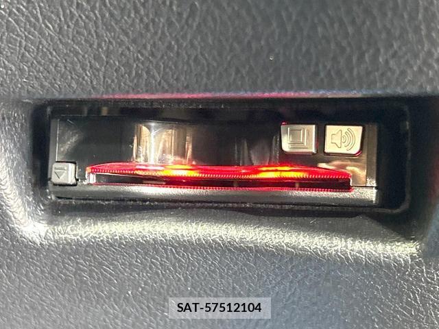 Toyota SIENTA 2021-04 8814303-5