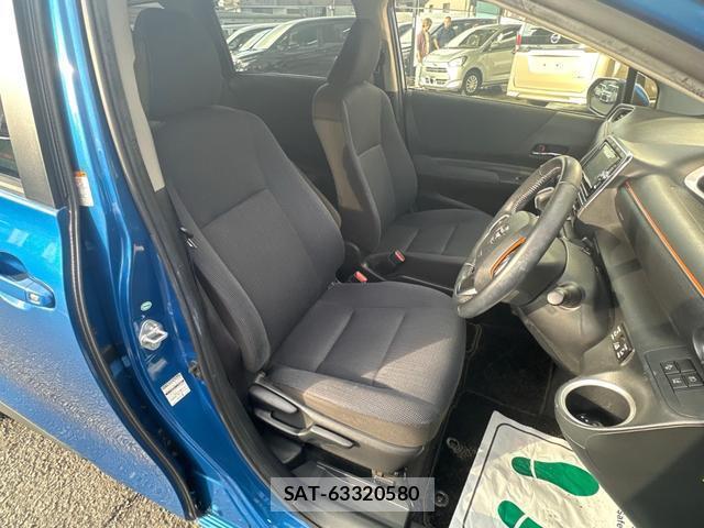 Toyota SIENTA 2017-07 8814414-10