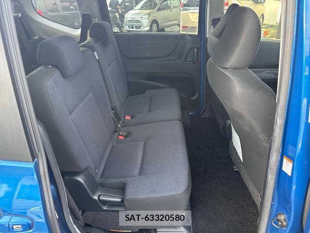 Toyota SIENTA 2017-07 8814414-12