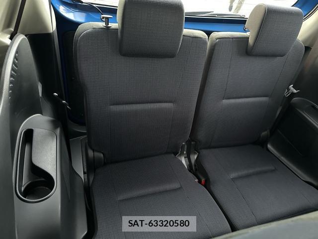 Toyota SIENTA 2017-07 8814414-15