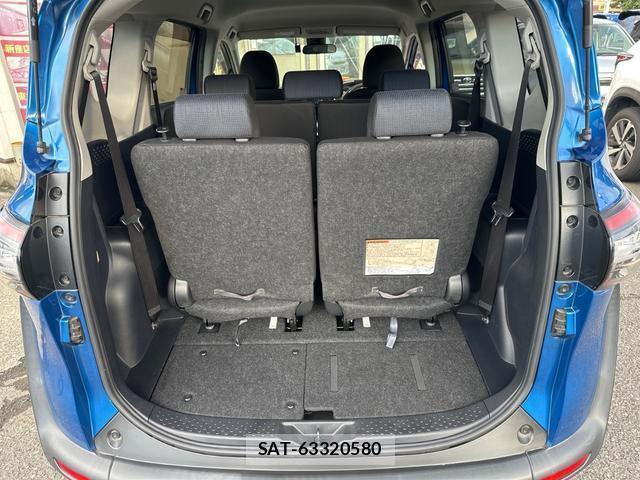 Toyota SIENTA 2017-07 8814414-16