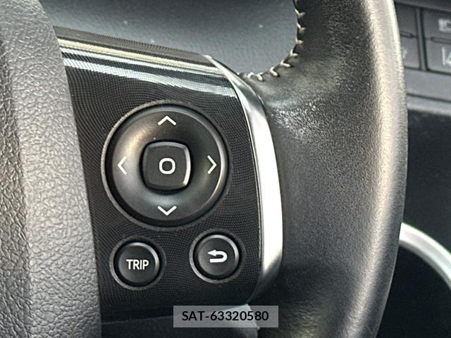 Toyota SIENTA 2017-07 8814414-17