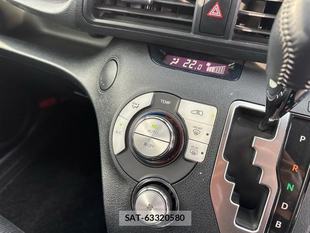 Toyota SIENTA 2017-07 8814414-7