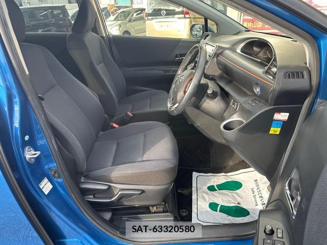 Toyota SIENTA 2017-07 8814414-9