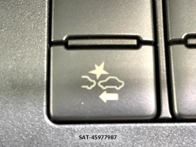 Toyota SIENTA 2015-10 8814452-6