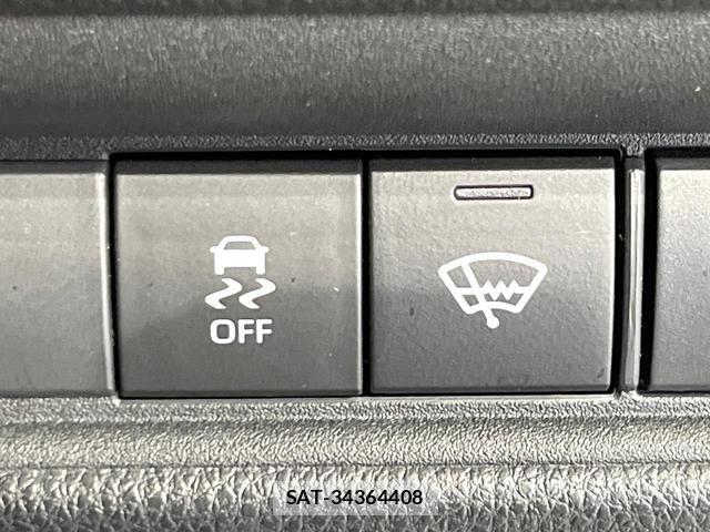 Toyota SIENTA 2023-01 8814681-5