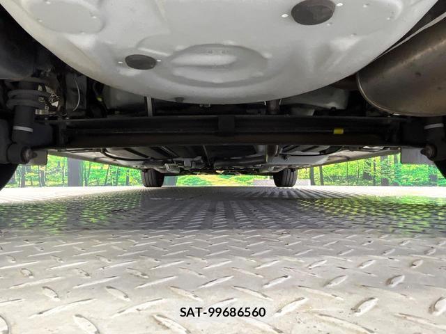 Toyota SIENTA 2016-03 8814736-18