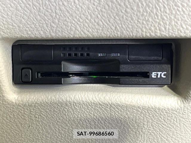 Toyota SIENTA 2016-03 8814736-6