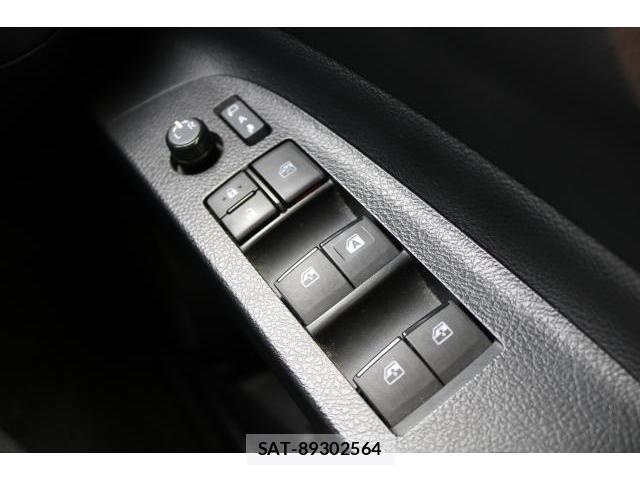Toyota SIENTA 2019-09 8814824-9
