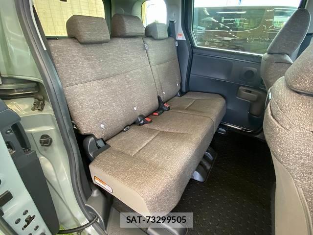 Toyota SIENTA 2023-11 8814878-11