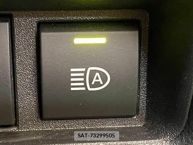 Toyota SIENTA 2023-11 8814878-9