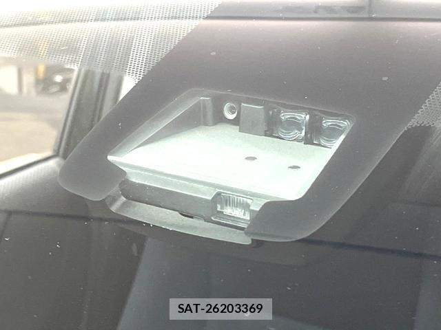 Toyota SIENTA 2018-02 8815070-2