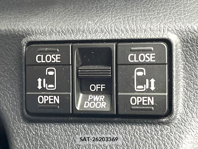 Toyota SIENTA 2018-02 8815070-6