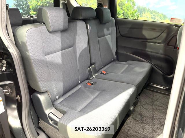 Toyota SIENTA 2018-02 8815070-8