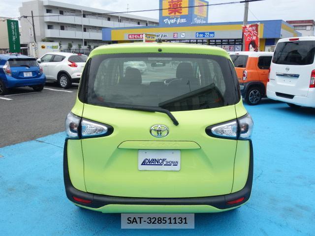 Toyota SIENTA 2015-09 8815298-14