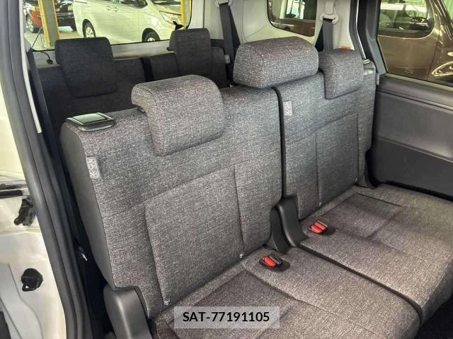 Toyota SIENTA 2023-08 8815382-4